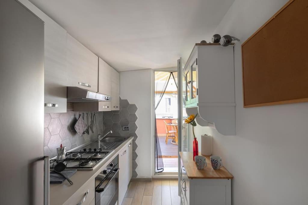 Penthouse With Jacuzzi On Private Terrace In Trastevere 로마 외부 사진