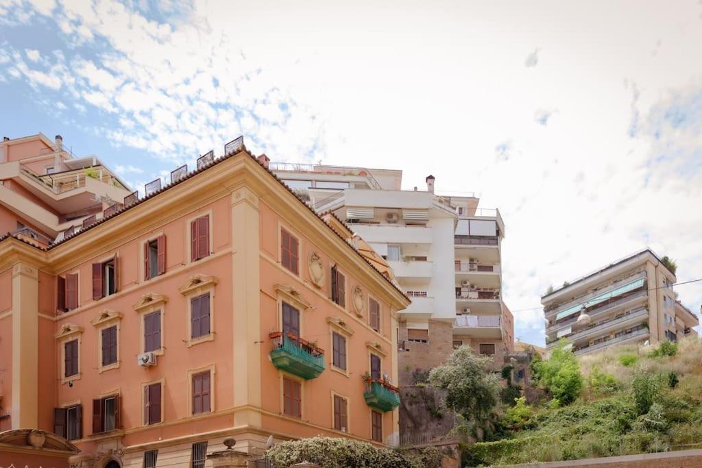 Penthouse With Jacuzzi On Private Terrace In Trastevere 로마 외부 사진